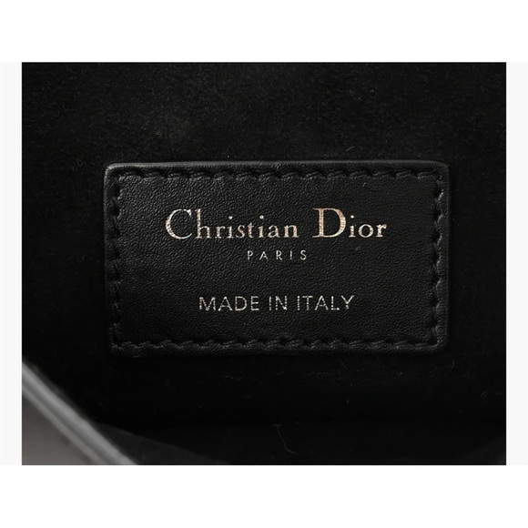 CHRISTIAN DIOR
Calfskin Saddle Belt Bag Black - Picture 4 of 9